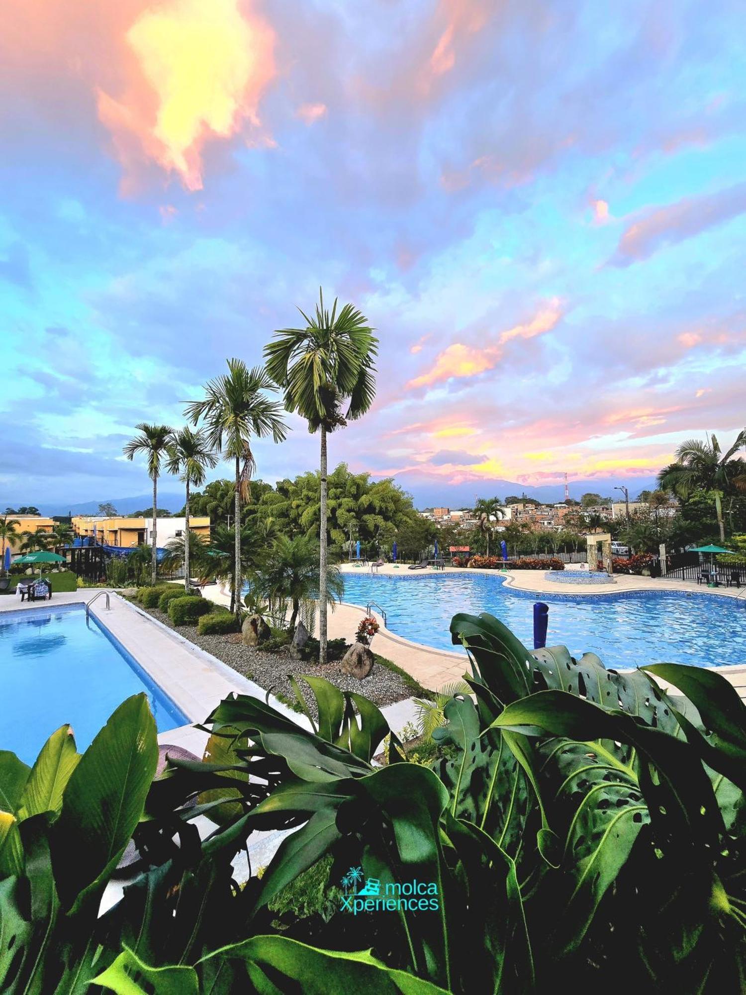 Apartamento Privado Vacacional A 5M Del Aeropuerto, 20 Minutos Del Parque Del Cafe Y Centro De Armenia Con 4 Piscinas, 3 Jacuzzi, Sauna By Molca Xperiences 3H Ngoại thất bức ảnh