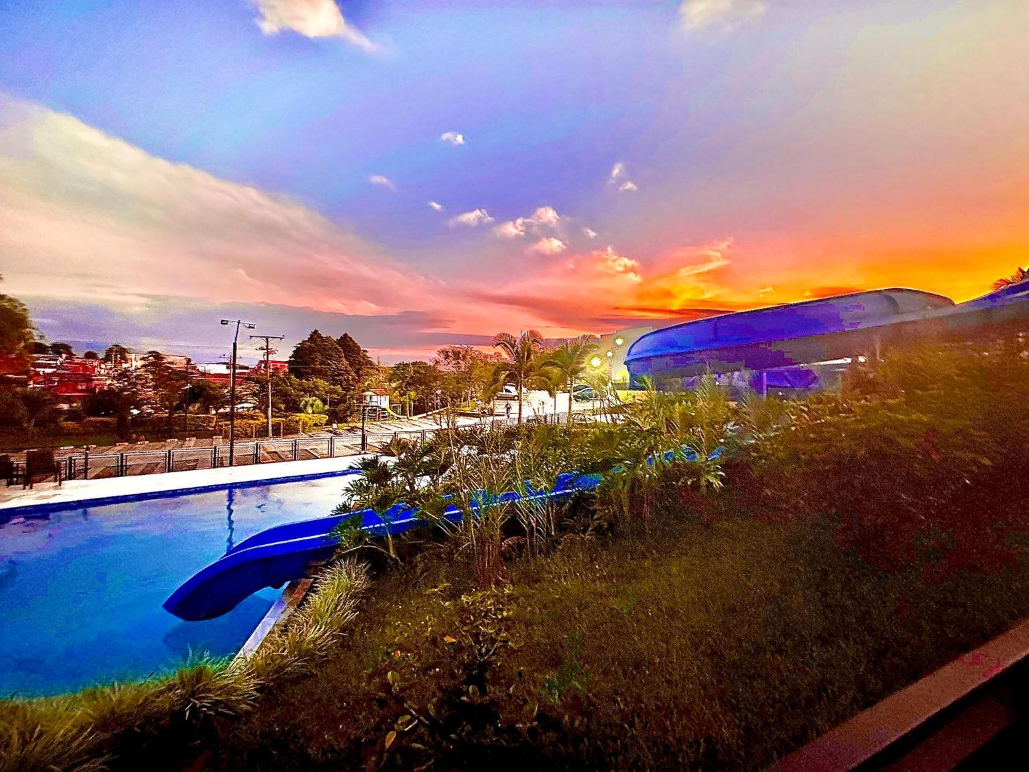Apartamento Privado Vacacional A 5M Del Aeropuerto, 20 Minutos Del Parque Del Cafe Y Centro De Armenia Con 4 Piscinas, 3 Jacuzzi, Sauna By Molca Xperiences 3H Ngoại thất bức ảnh